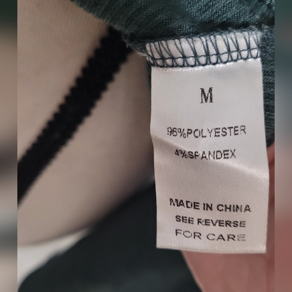 Mod On Trend Off the Shoulder Ruffled Ribbed Bodysuit Medium - Picture 7 of 7